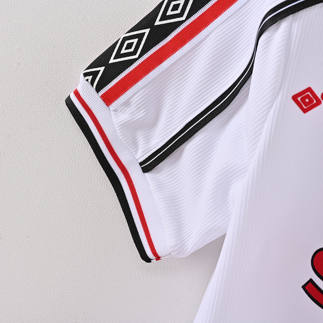 Treble Icons — Manchester United 1998–99 Away Jersey