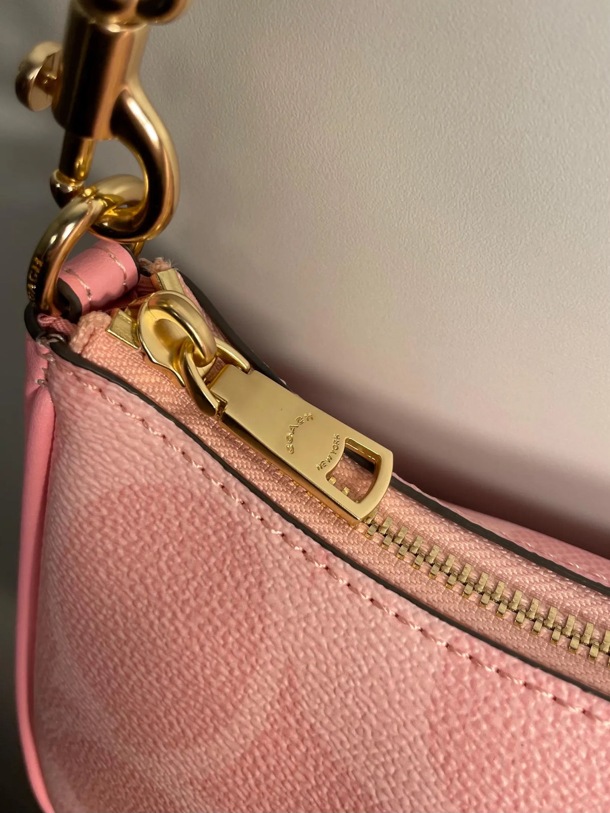 Teri Pretty in Pink Shoulder bag