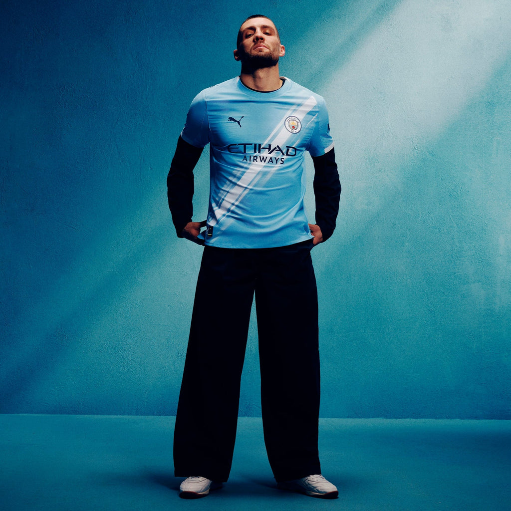 Manchester city kit - VAULT DEALS