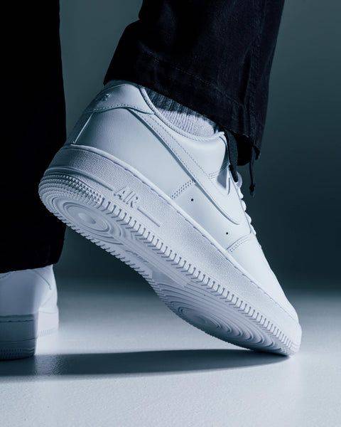 Any 2 Pairs : (Black + White)